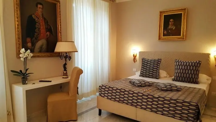 Deluxe Tek Büyük Yataklı Oda (Via Condotti)