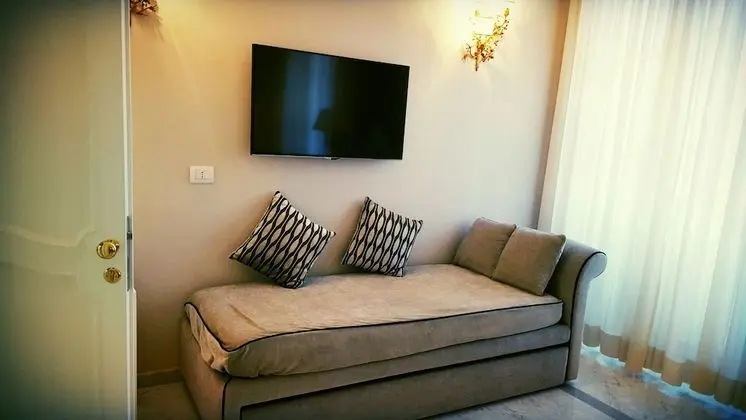 Deluxe Tek Büyük Yataklı Oda (Via Condotti)