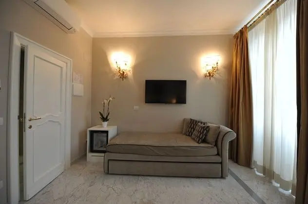 Deluxe Tek Büyük Yataklı Oda (Via Condotti)