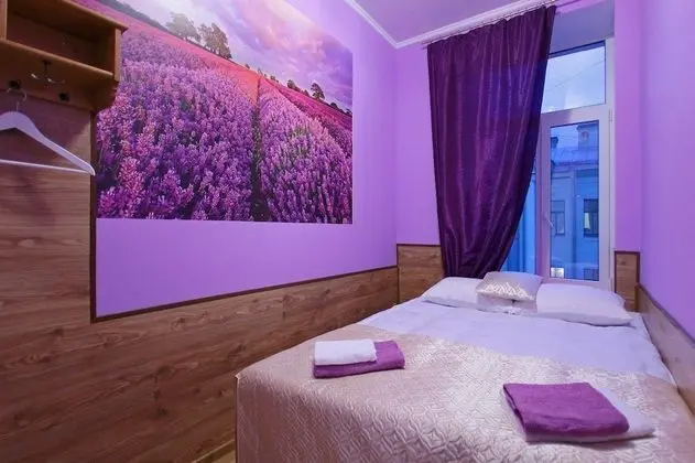 Tek Büyük veya İki Ayrı Yataklı Oda, Ortak Banyo