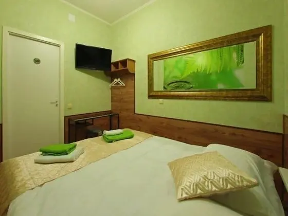 Tek Büyük veya İki Ayrı Yataklı Oda, Ortak Banyo