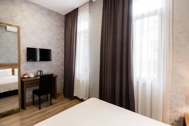 Standard Tek Büyük Yataklı Oda