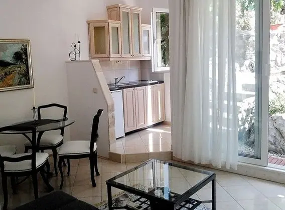 Superior Apart Daire, Deniz Manzaralı