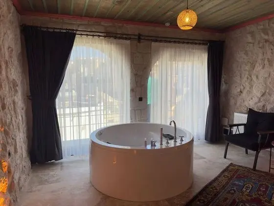Luxury Oda