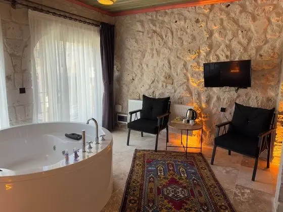 Luxury Oda
