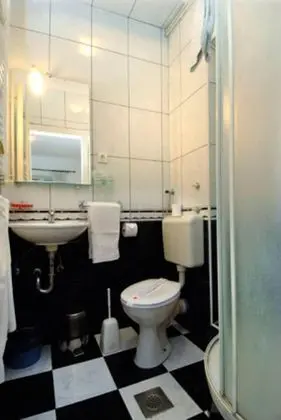 Basic Tek Büyük Yataklı Oda, 2 Tek Kişilik Yatak, Bahçe Manzaralı