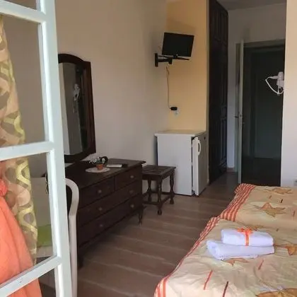 Economy Tek Büyük veya İki Ayrı Yataklı Oda