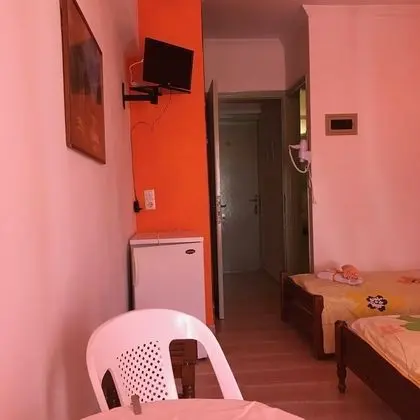Üç Kişilik Oda