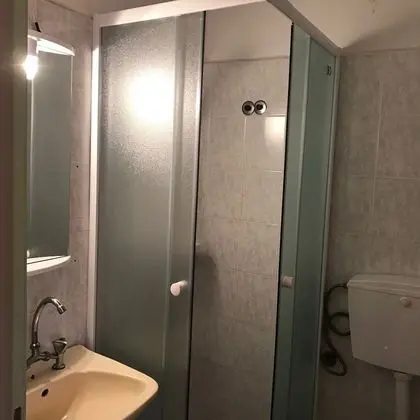 Üç Kişilik Oda