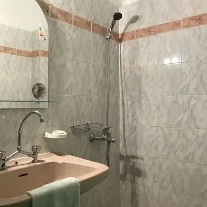 Üç Kişilik Oda