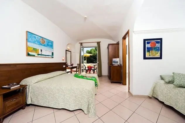 Deluxe Üç Kişilik Oda