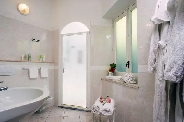 Deluxe Üç Kişilik Oda
