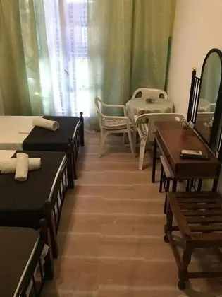 Üç Kişilik Oda