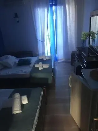 Üç Kişilik Oda