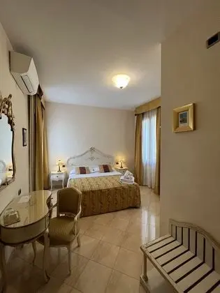 Superior Tek Büyük Yataklı Oda