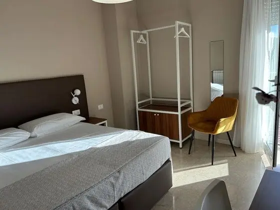 Tek Büyük veya İki Ayrı Yataklı Oda, Balkon