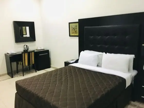 Standard Tek Büyük Yataklı Oda