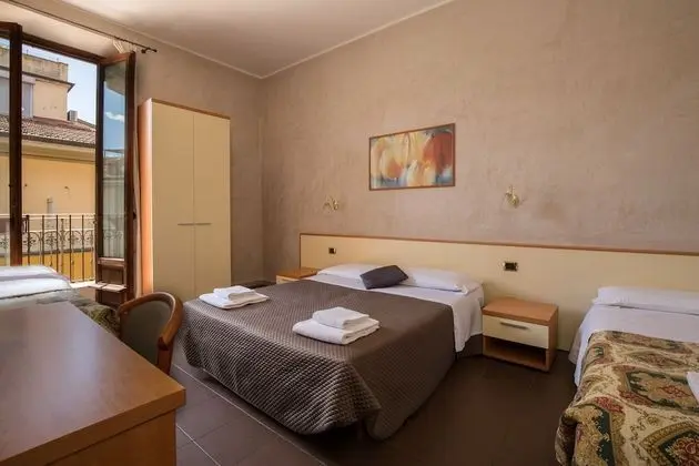 Deluxe Dört Kişilik Oda