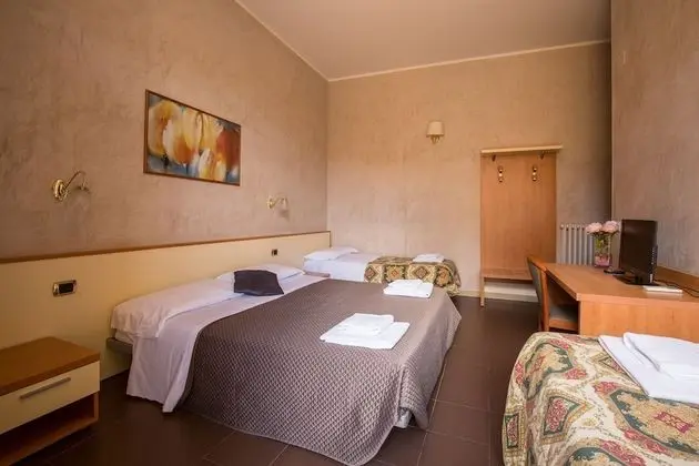 Deluxe Dört Kişilik Oda