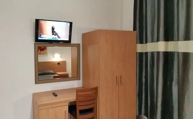 Economy Tek Büyük veya İki Ayrı Yataklı Oda