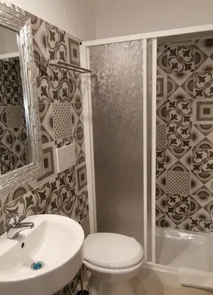 Economy Tek Büyük veya İki Ayrı Yataklı Oda