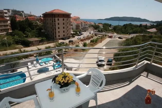 Basic Tek Büyük veya İki Ayrı Yataklı Oda, Dağ Manzaralı