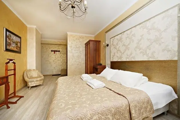 Family Oda, 1 Çift Kişilik Yatak ve Çekyat