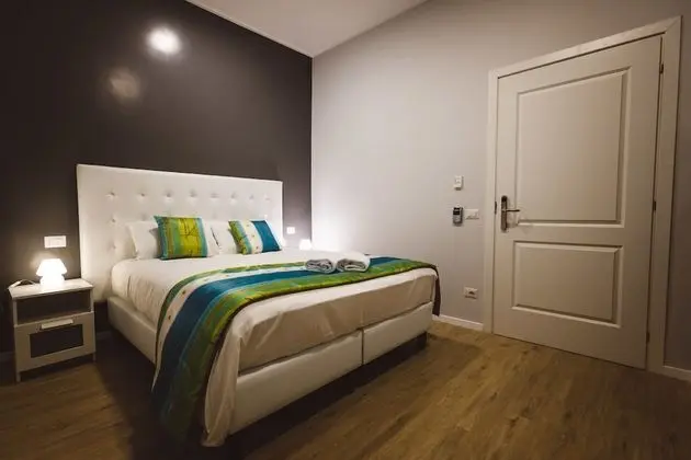 Standard Tek Büyük Yataklı Oda, Banyolu/Duşlu, Bahçe Manzaralı (Gray Room	)