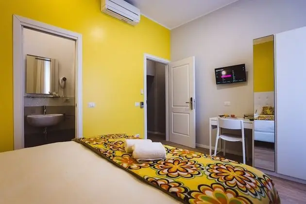 Standard Tek Büyük Yataklı Oda, Banyolu/Duşlu (Yellow Room)