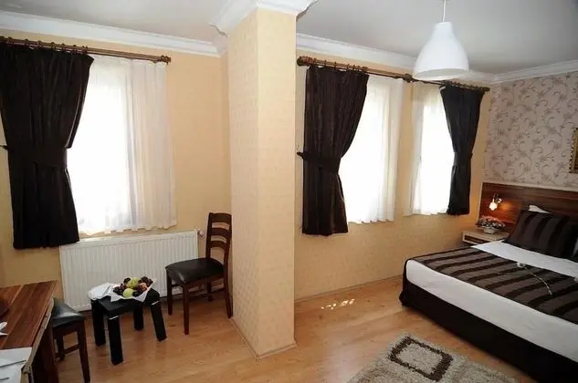 Tek Büyük Yataklı Oda