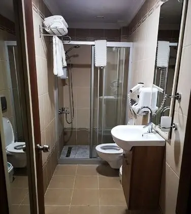 Üç Kişilik Oda