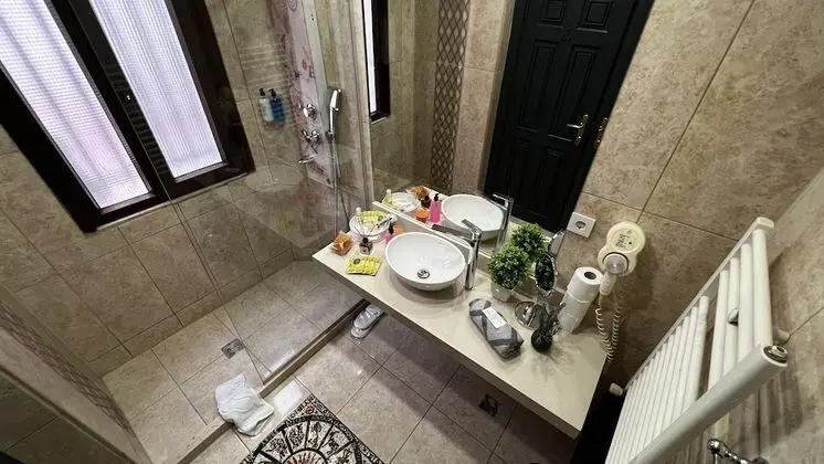 Superior Tek Büyük veya İki Ayrı Yataklı Oda