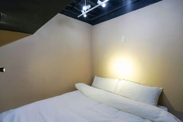 Ortak Ranzalı Oda, Karma Ranzalı Oda (1 Double Bed)