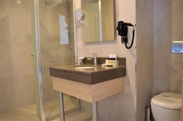 King Suit - Teraslı , Spa Küvetli