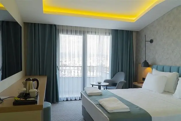 King Suit - Teraslı , Spa Küvetli
