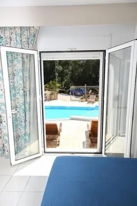 Apart Daire, 2 Yatak Odası, Havuz Manzaralı