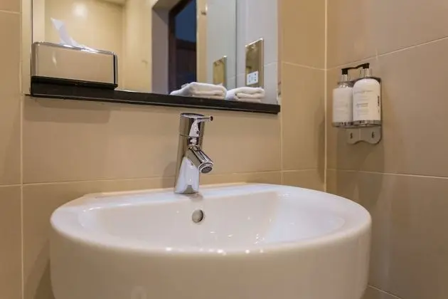 Superior Tek Büyük veya İki Ayrı Yataklı Oda