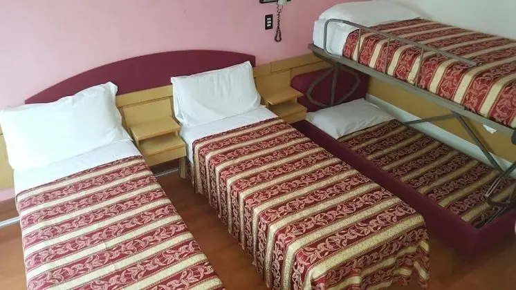 Comfort Dört Kişilik Oda