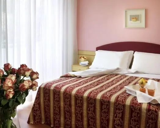 Comfort Tek Büyük veya İki Ayrı Yataklı Oda