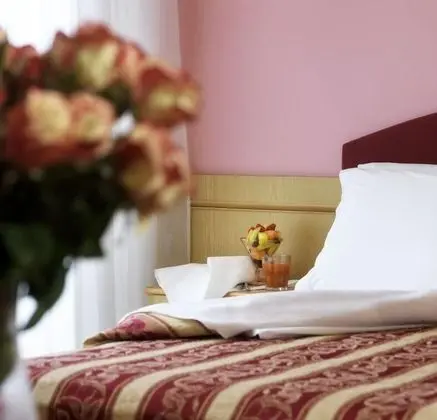 Comfort Tek Büyük veya İki Ayrı Yataklı Oda