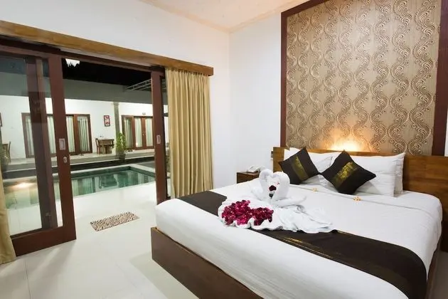 Deluxe Oda, 1 Yatak Odası, Özel Banyo, Havuz Kenarı