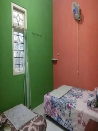 Ortak Ranzalı Oda, 1 Tek Kişilik Yatak