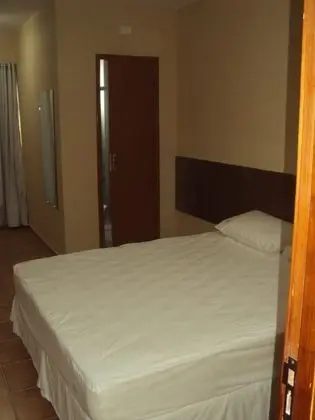 Tek Büyük veya İki Ayrı Yataklı Oda, 1 Çift Kişilik veya 2 Tek Kişilik Yatak