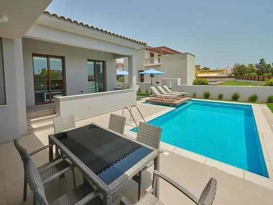Villa, 3 Yatak Odası, Kişiye Özel Havuzlu (Angie I2)