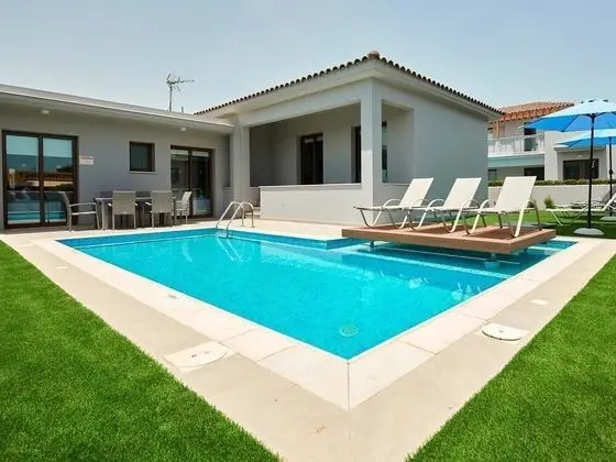 Villa, 3 Yatak Odası, Kişiye Özel Havuzlu (Angie I2)