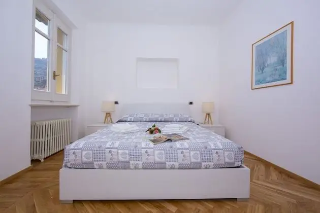 Family Apart Daire, 1 Çift Kişilik Yatak ve Çekyat (Angie's Apartment Stresa Lake)