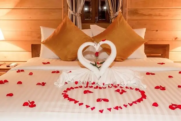 Honeymoon Kulübe, 1 En Büyük (King) Boy Yatak, Balkon, Havuz Manzaralı