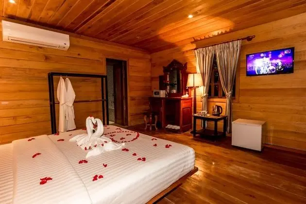 Honeymoon Kulübe, 1 En Büyük (King) Boy Yatak, Balkon, Havuz Manzaralı