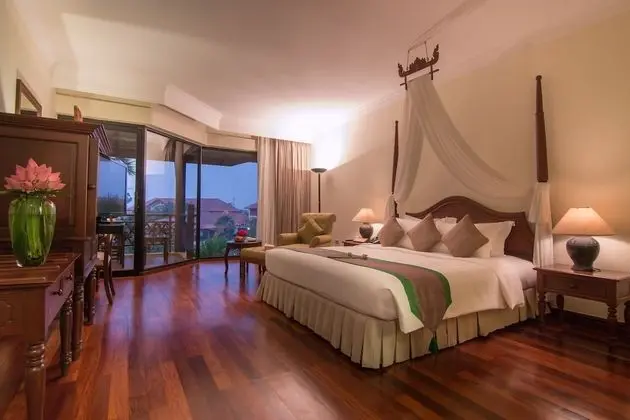 Club Oda (Palace Club - Access to Club Lounge)