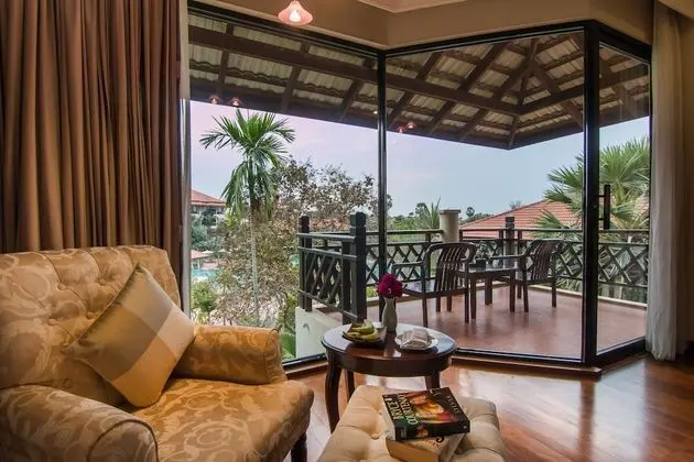 Süit, 1 Yatak Odası, Balkon (With Living Room)